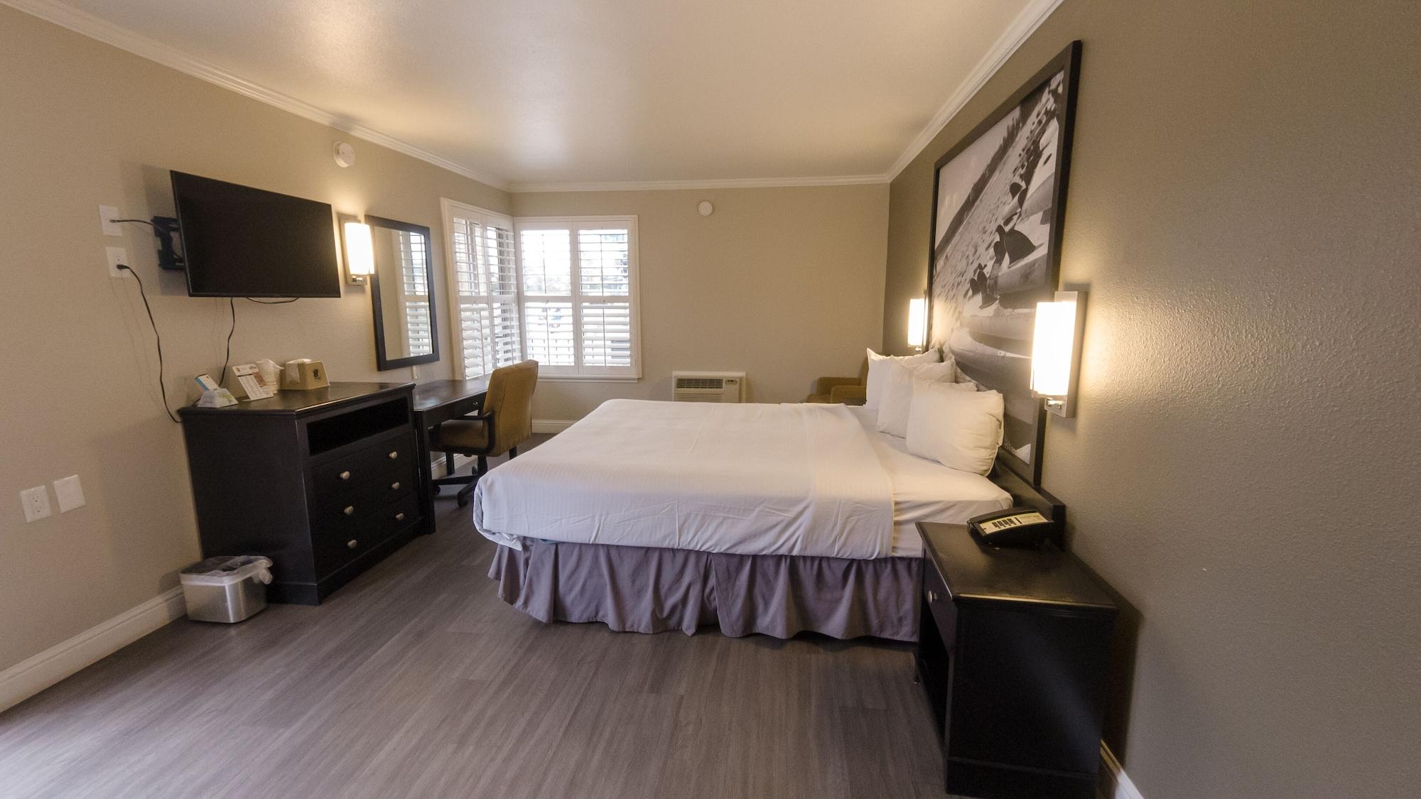 Super 8 By Wyndham Santa Cruz Beach Boardwalk Екстер'єр фото
