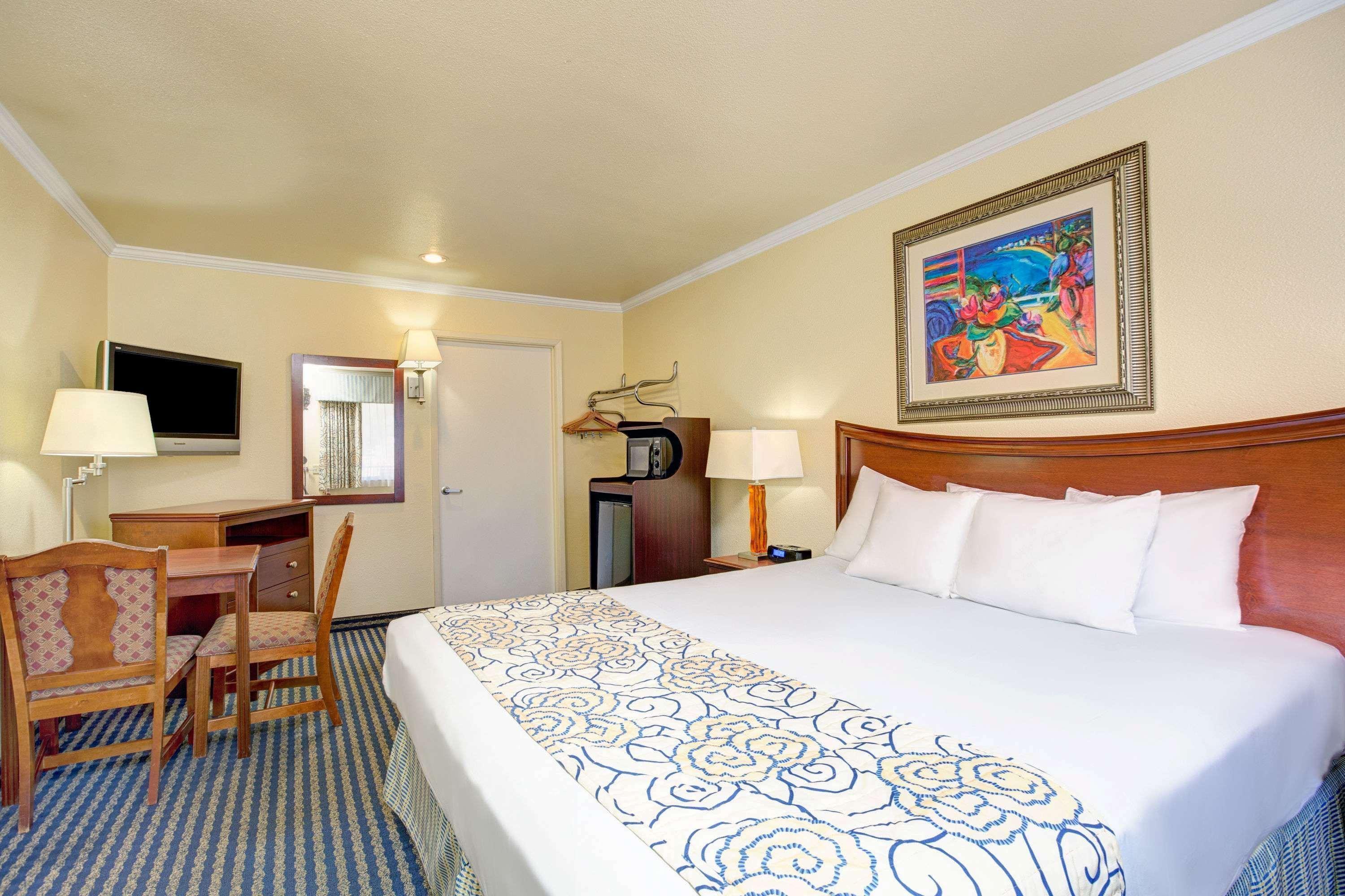 Super 8 By Wyndham Santa Cruz Beach Boardwalk Екстер'єр фото
