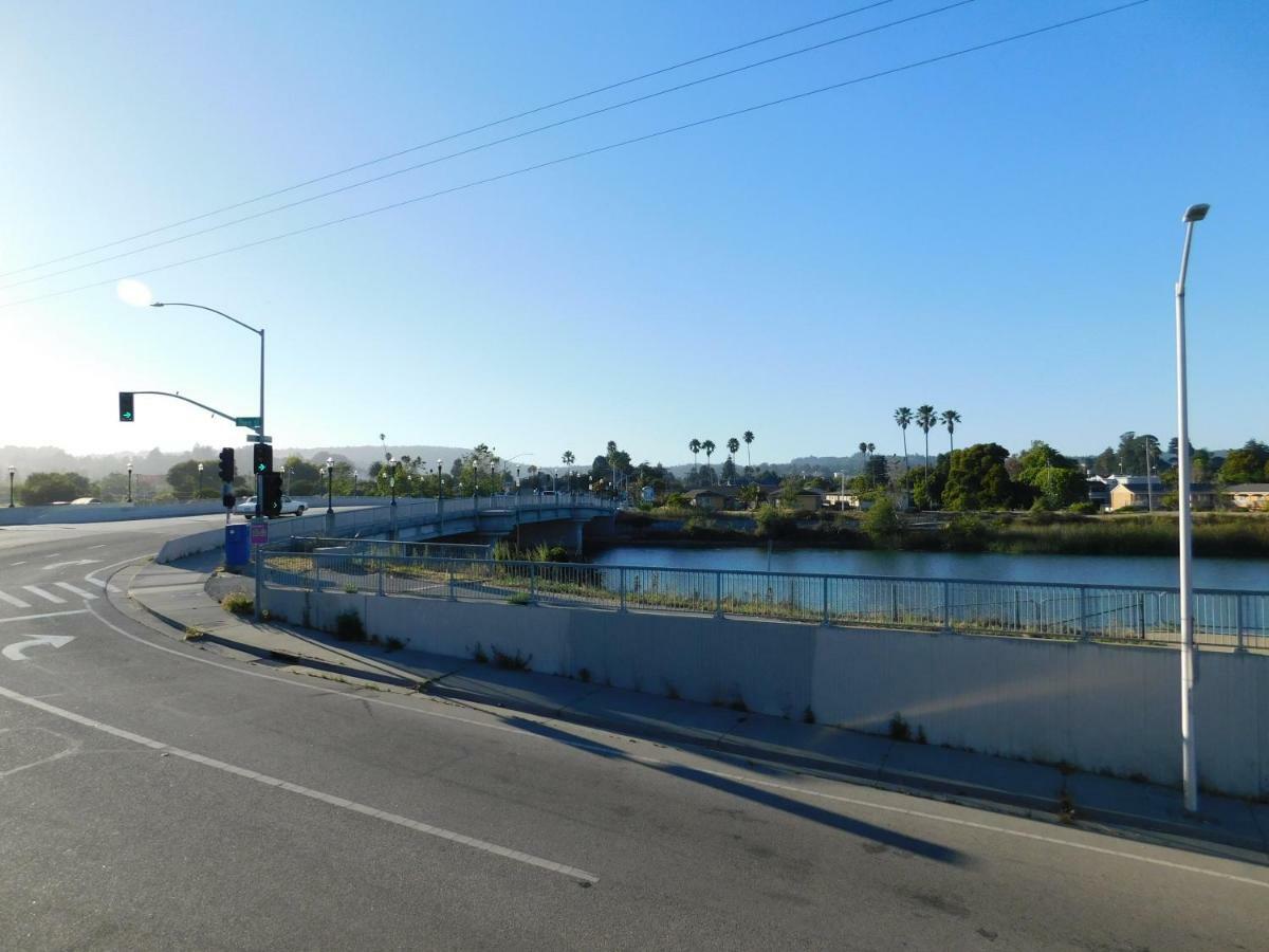 Super 8 By Wyndham Santa Cruz Beach Boardwalk Екстер'єр фото